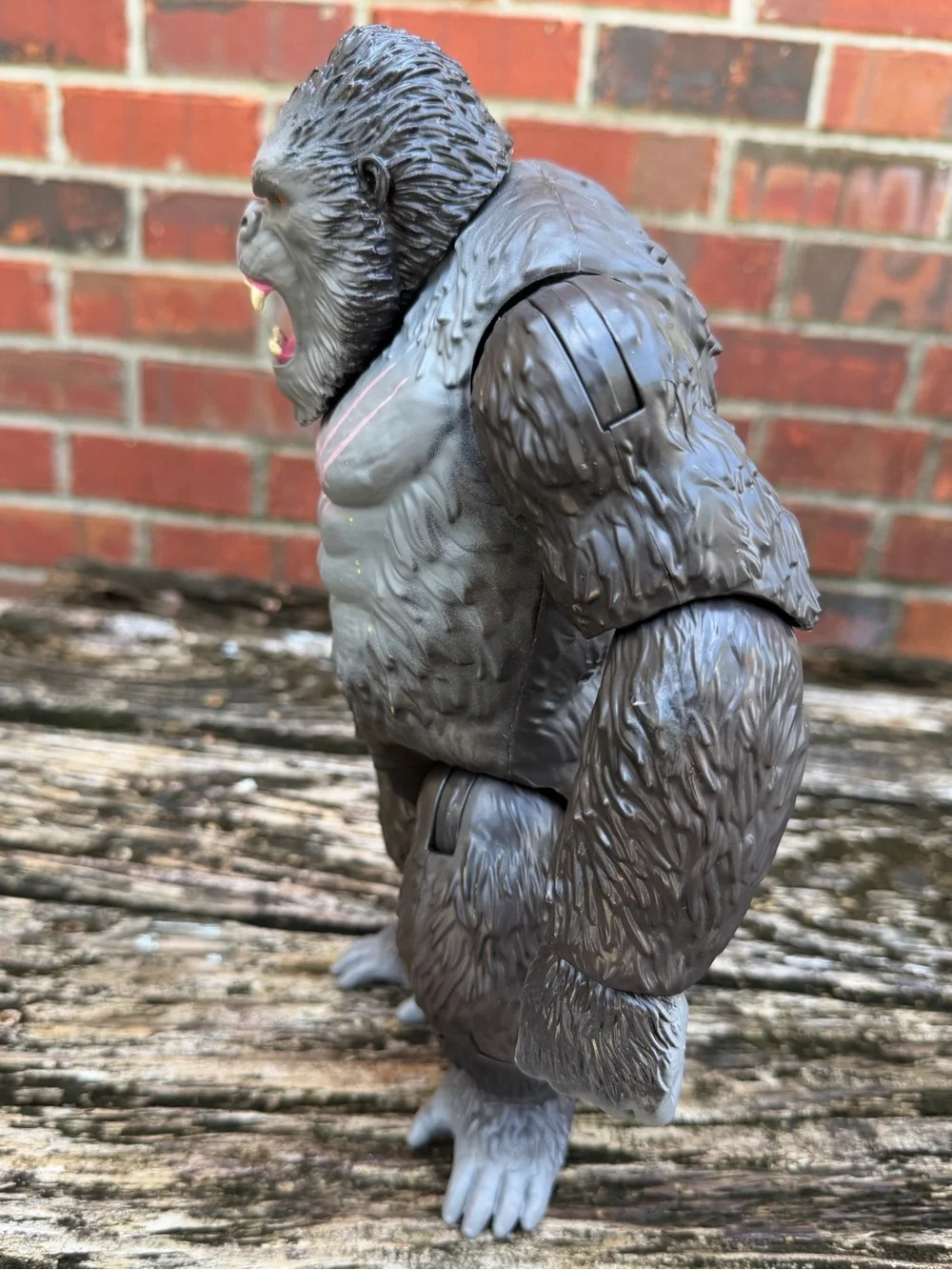 Playmates Godzilla X Kong Movie Giant Kong 11 inch Figure w/B.E.A.S.T Glove A2